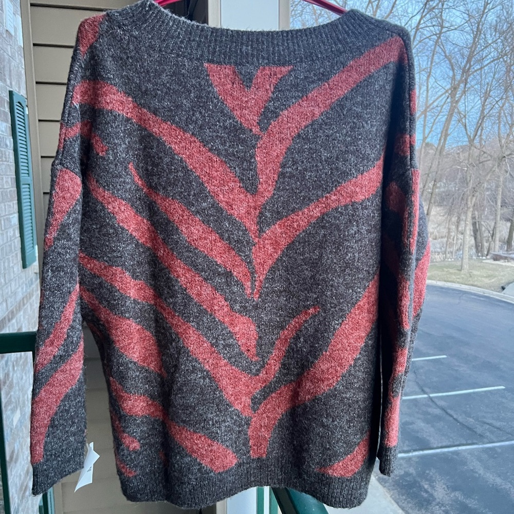🆕🦓 Joseph A. Women’s Brown Gray Zebra Print V-Neck Sweater 2X Cozy Soft Knit - Picture 4 of 9